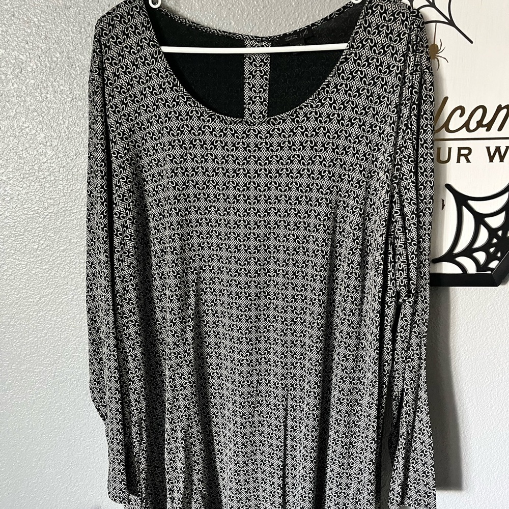J. Jill Black and White Long Sleeve Top